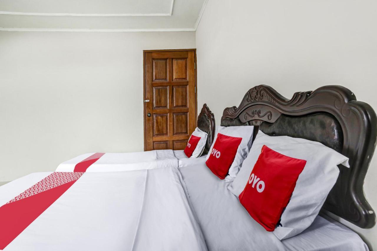 Oyo 90376 Centre Point Hotel Limbang Exterior foto