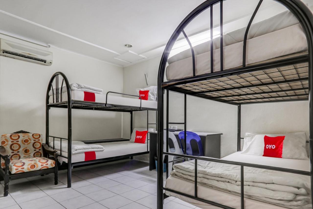 Oyo 90376 Centre Point Hotel Limbang Exterior foto
