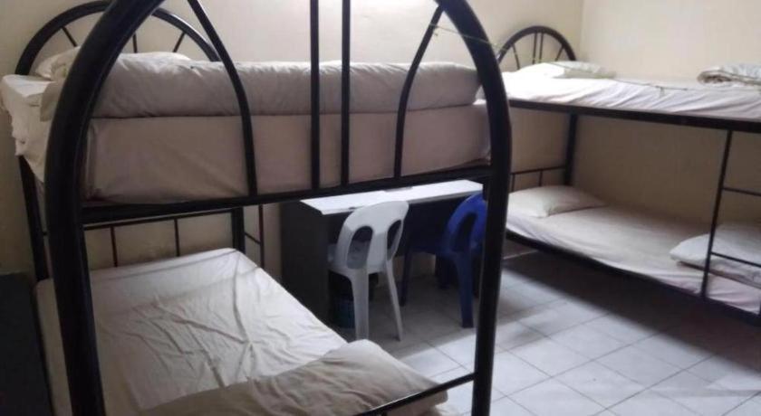 Oyo 90376 Centre Point Hotel Limbang Exterior foto